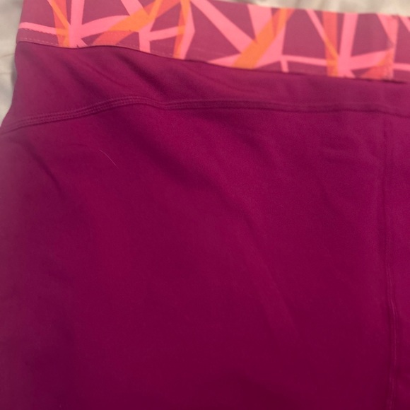 Old Navy Active XXL Pink Mid-Rise Fitted Athletic Shorts - Picture 5 of 6